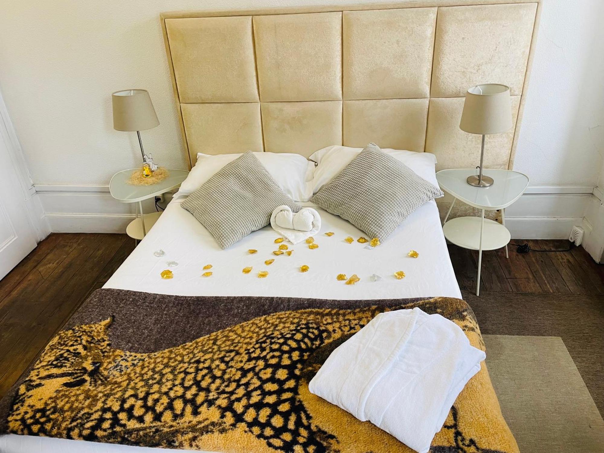 Ww Hostel & Suites Coimbra Buitenkant foto